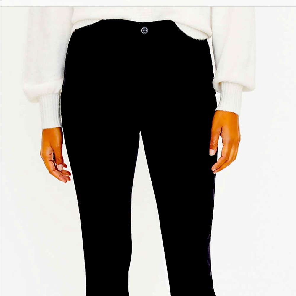 Loft skinny high rise corduroy skinny pants. Size 33tall